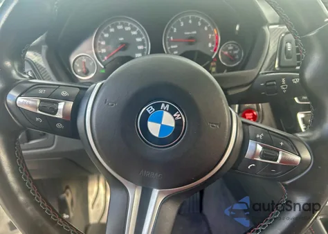 2015 BMW M4 z USA, uszkodzony, nr VIN WBS3R9C50FK332153